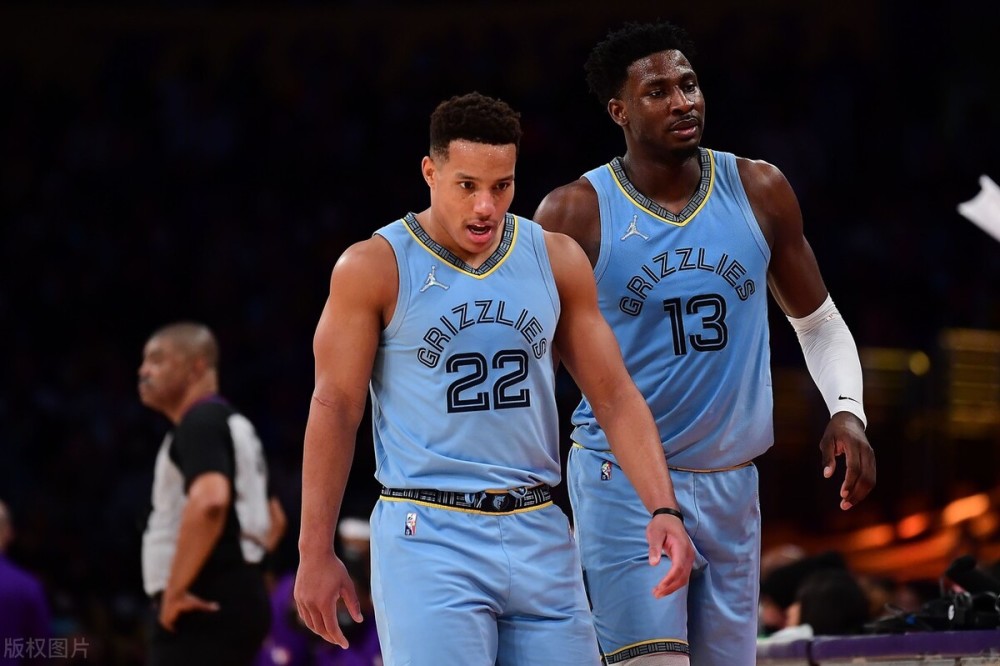 孟菲斯灰熊发布备战花絮,窗口期手感冰凉,意大利杯任务艰巨,身体对抗强度拉满 孟菲斯灰熊发布备战花絮,窗口期手感冰凉,意大利杯任务艰巨,身体对抗强度拉满