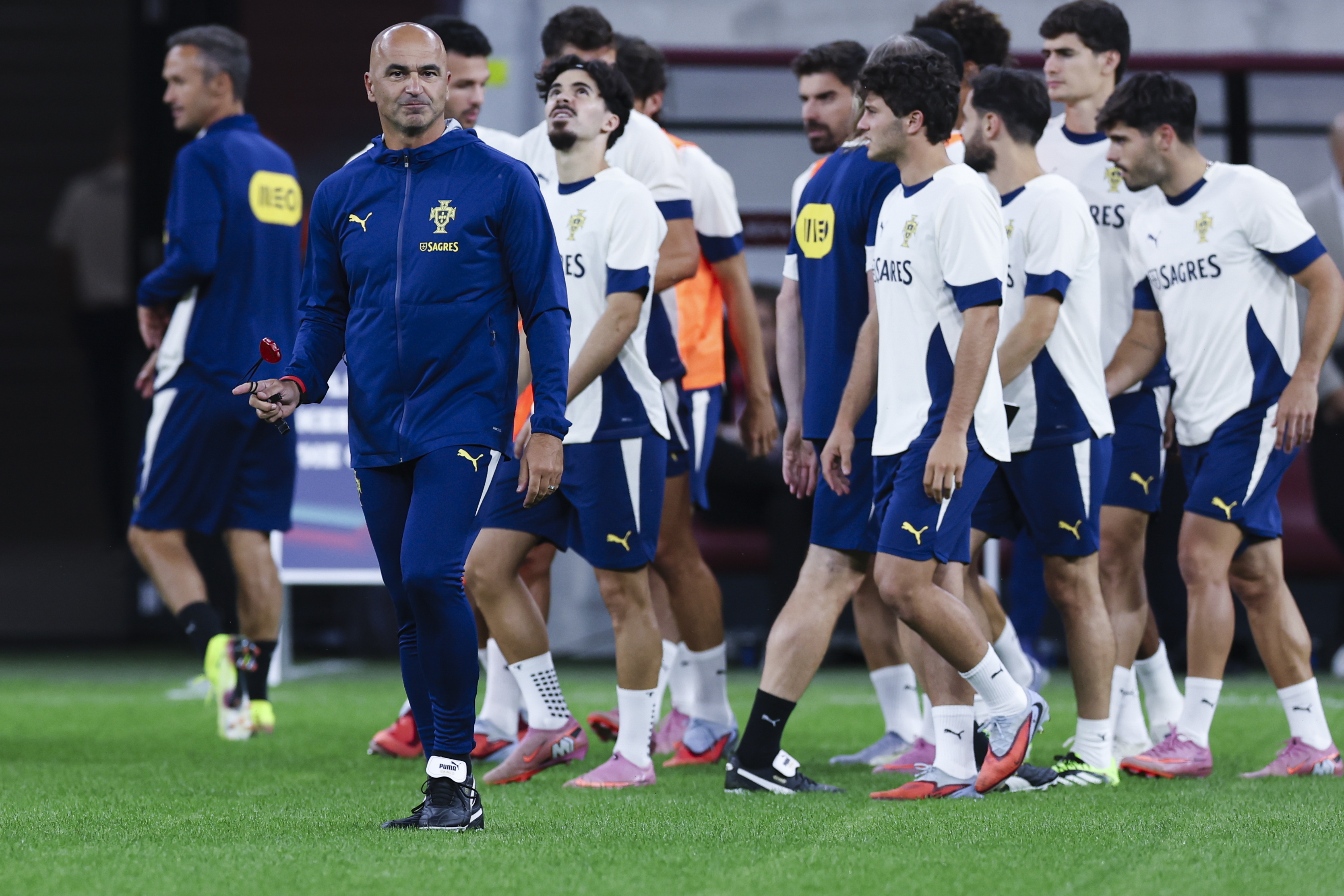 包含葡萄牙体育训练开放日,赛前官宣签约引欢呼,CBA季后赛在即,控场能力受关注的词条 包含葡萄牙体育训练开放日,赛前官宣签约引欢呼,CBA季后赛在即,控场能力受关注的词条